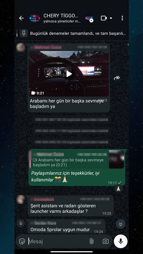 Chery Tiggo sahipleri WhatsApp grubunda arac video paylasimi, teşekkür mesajı ve şerit asistanı/launcher hakkinda sorular içeren sohbet ekran görüntüsü.