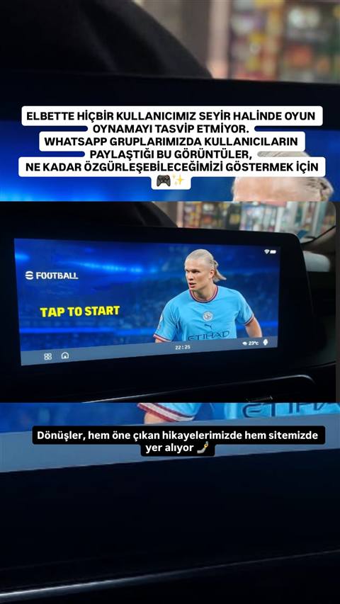 Araç multimedya ekranında eFootball oyununun başlangıç ekranı görüntüleniyor ve üzerinde WhatsApp gruplarından bahseden bilgilendirici yazılar bulunuyor.