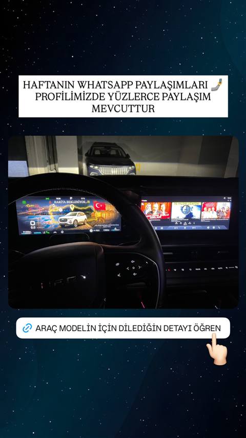 Bir aracin ic mekanindan direksiyon ve dijital gosterge/multimedya ekranlarinin gece cekilmis fotografi, ekranlarda navigasyon haritasi ve TV yayin secenekleri gorunuyor.