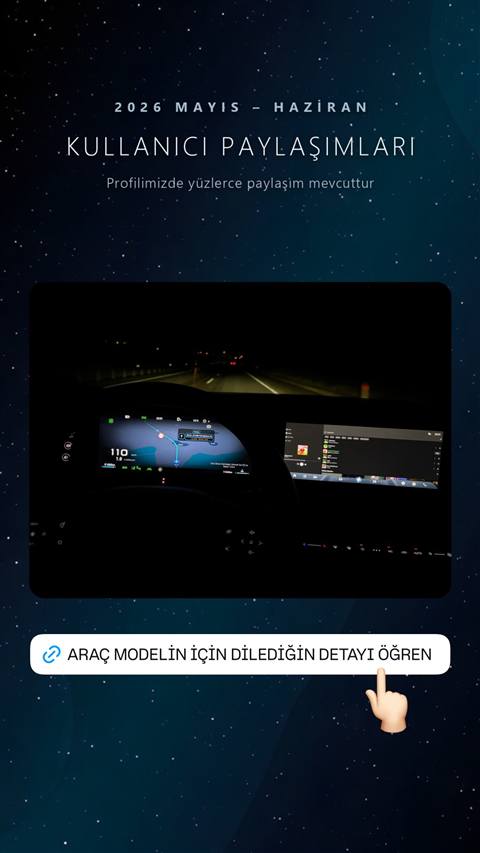 Gece yolunda seyir halindeyken navigasyon haritasi ve multimedya ekranlarini gosteren arac ici gorsel, uzerinde tanitim yazilari bulunuyor.