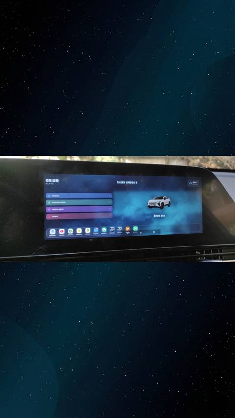 Chery Omoda 5 aracina ait multimedya ekraninin ana menu (launcher) ekrani goruntulenmis.