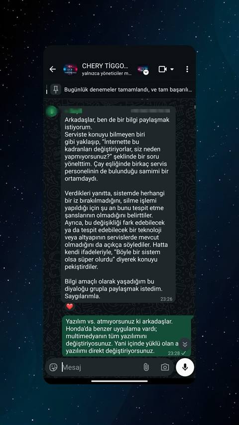 Chery Tiggo WhatsApp grubunda bir uyenin serviste gosterge kadranlarinin degistirilmesiyle ilgili yasadigi diyalogu paylastigi ve grup sahibinin bu konuda yorum yaptigi sohbet ekran goruntusu.